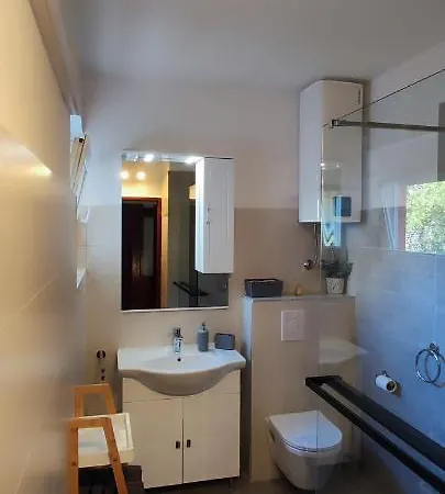 Spacious With Three Double Bedrooms *