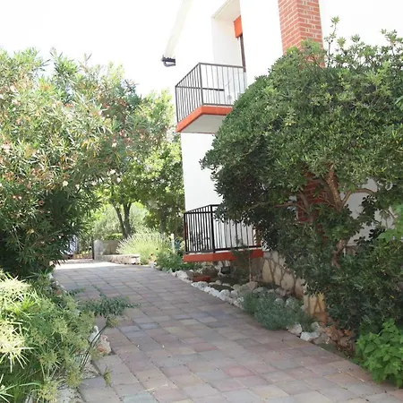 Apartmán Spacious With Three Double Bedrooms *