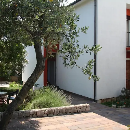 Spacious With Three Double Bedrooms * Stari Grad (Hvar)